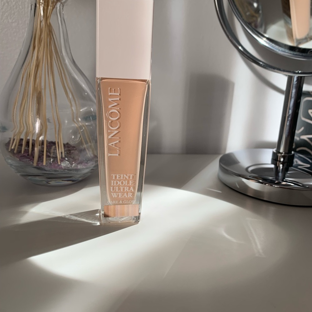 Lancôme Teint Idole Ultra Wear Foundation Care & Glow